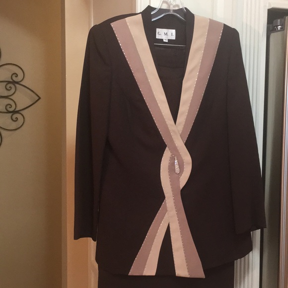 2 Piece Women’s Church Suit - Picture 5 of 6
